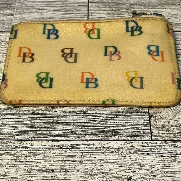 Vintage Dooney & Bourke Classic Yellow Multicolor Logo Classic Coin Purse - Picture 4 of 8